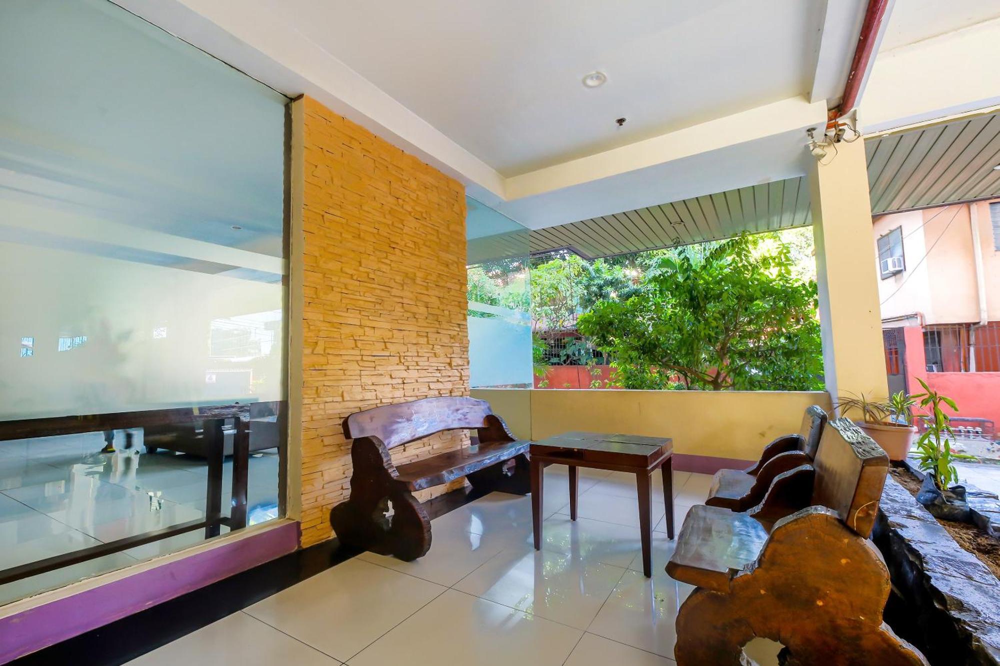 Cote D' Azure Hotel Las Piñas Екстериор снимка