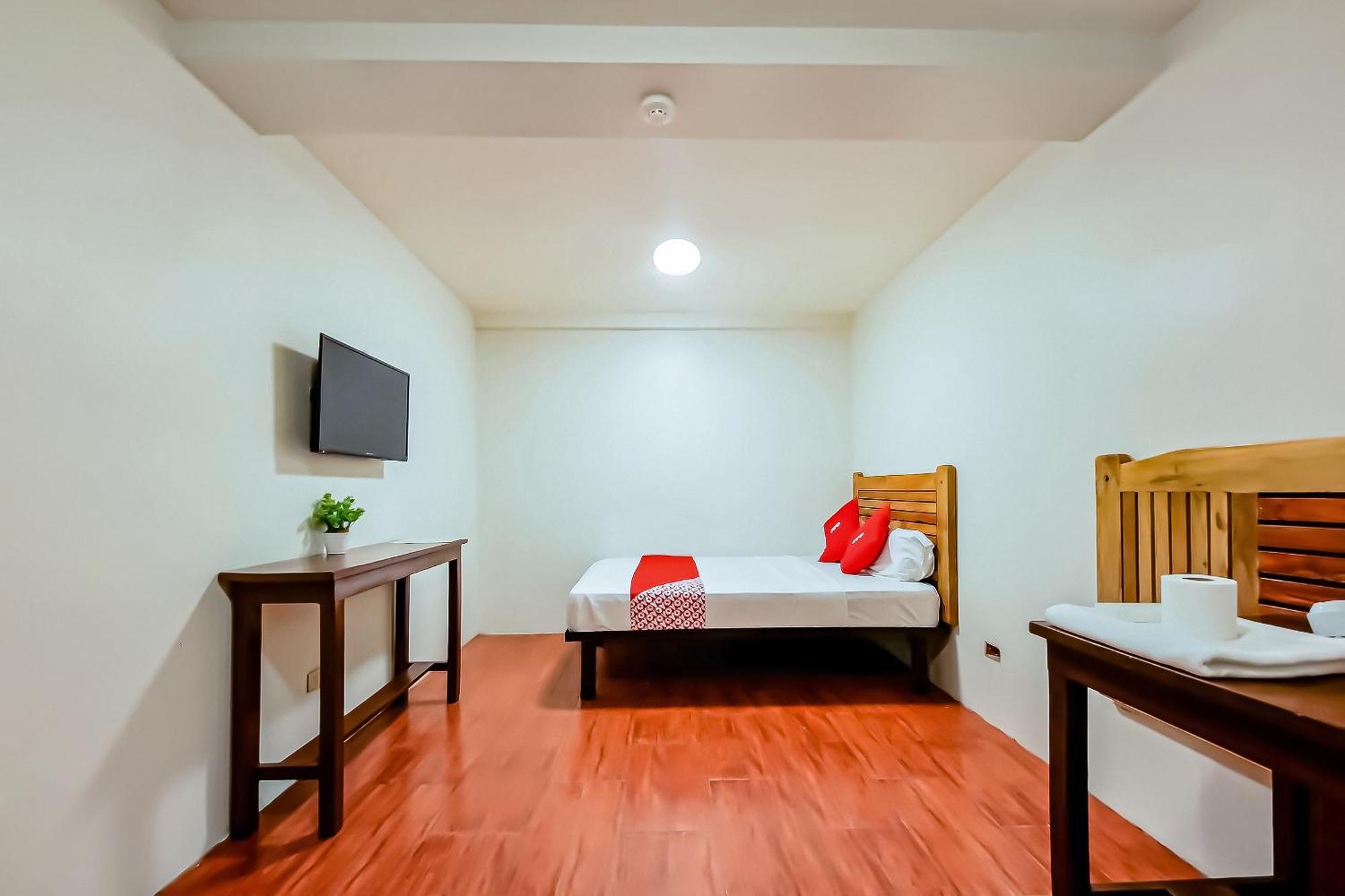 Cote D' Azure Hotel Las Piñas Екстериор снимка