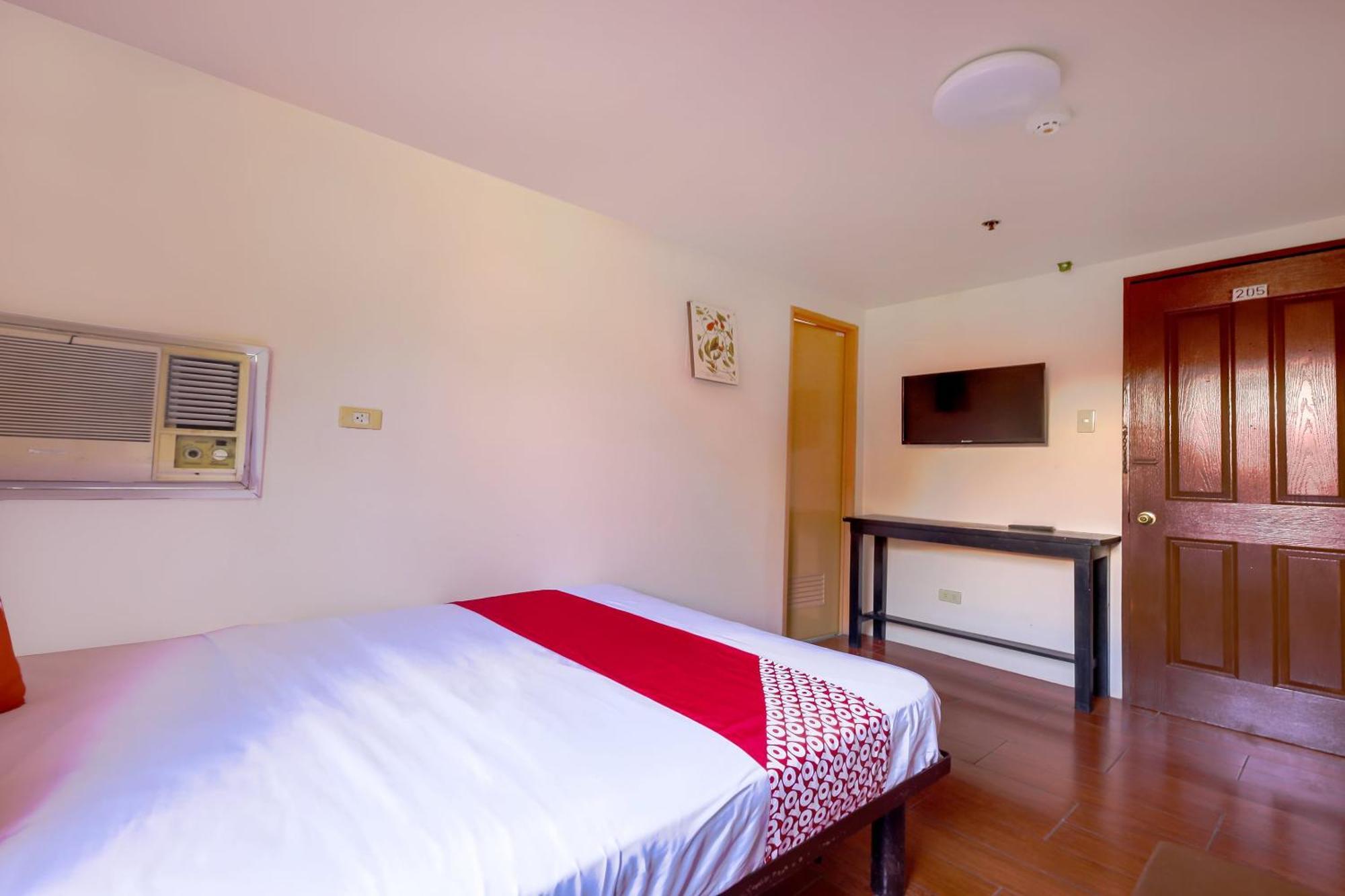 Cote D' Azure Hotel Las Piñas Екстериор снимка