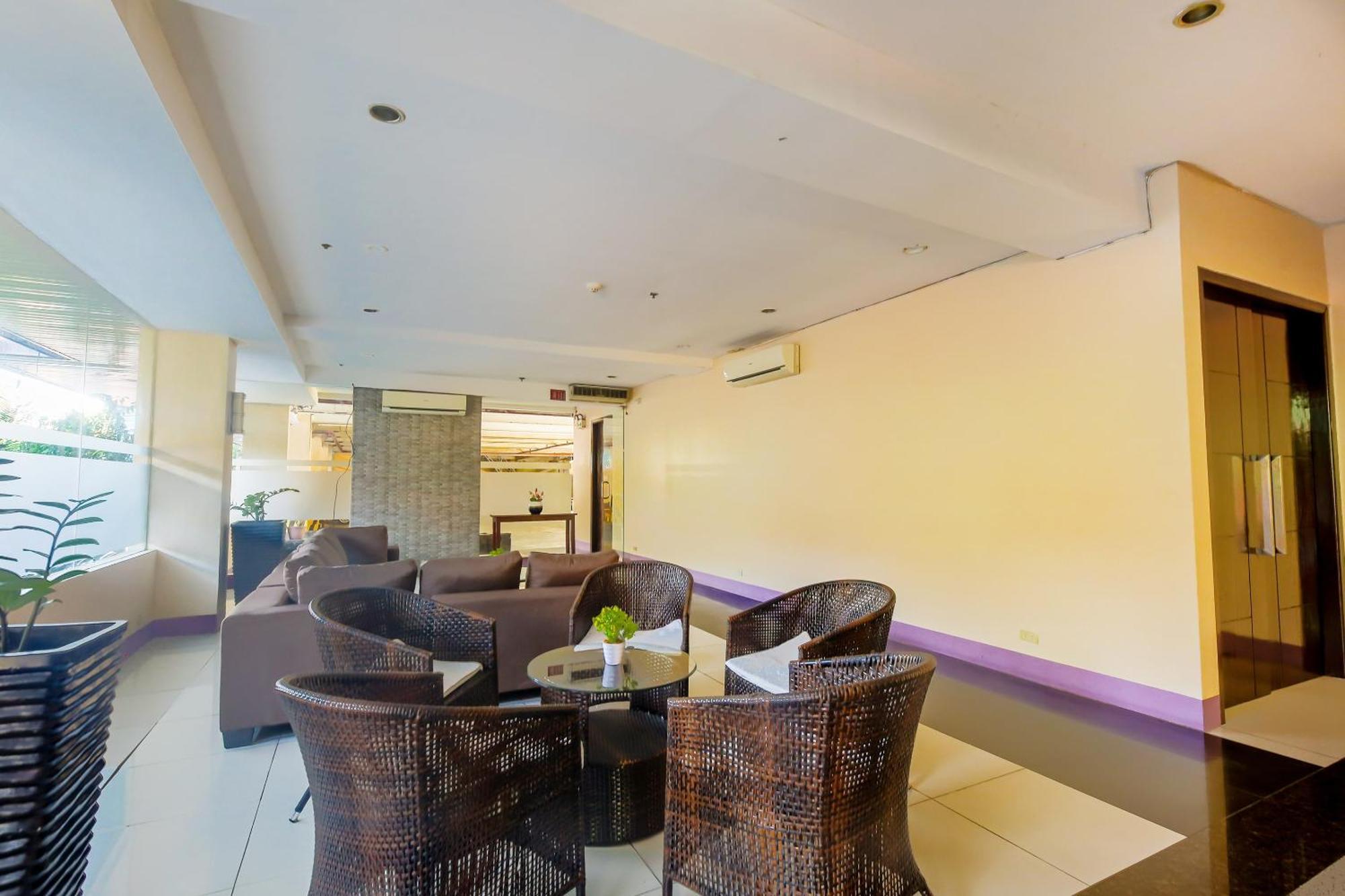 Cote D' Azure Hotel Las Piñas Екстериор снимка